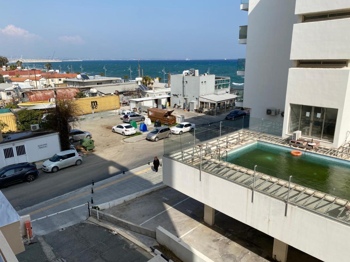 Central, By Sea, Seaview, Renovated 1 Bedroom Flat Lárnaca Exterior foto